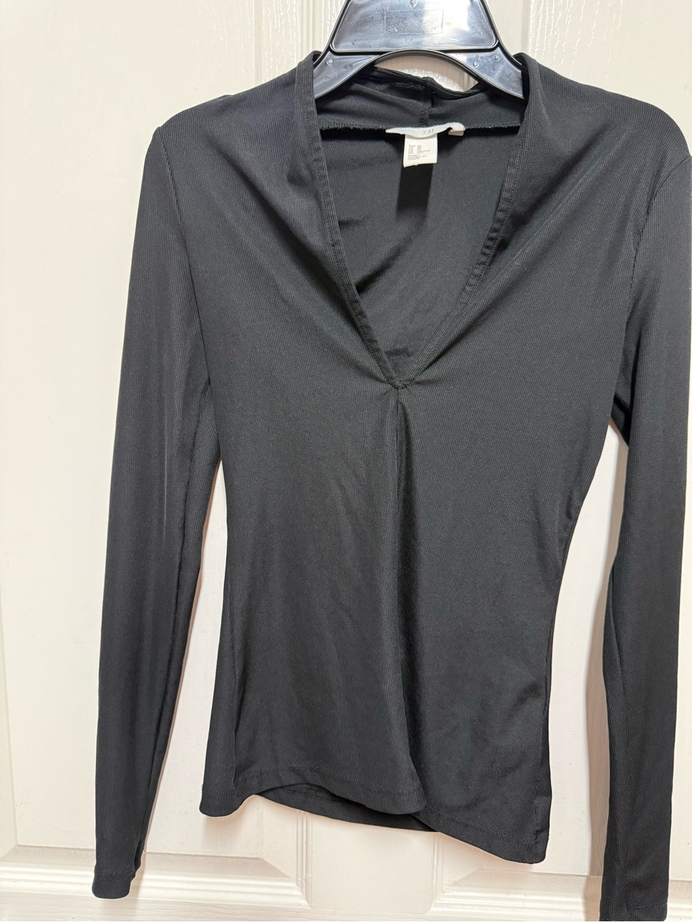 H&M Black V-Neck Long Sleeve Tee